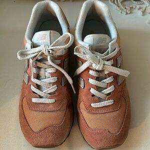 New Balance 574 (light orange)